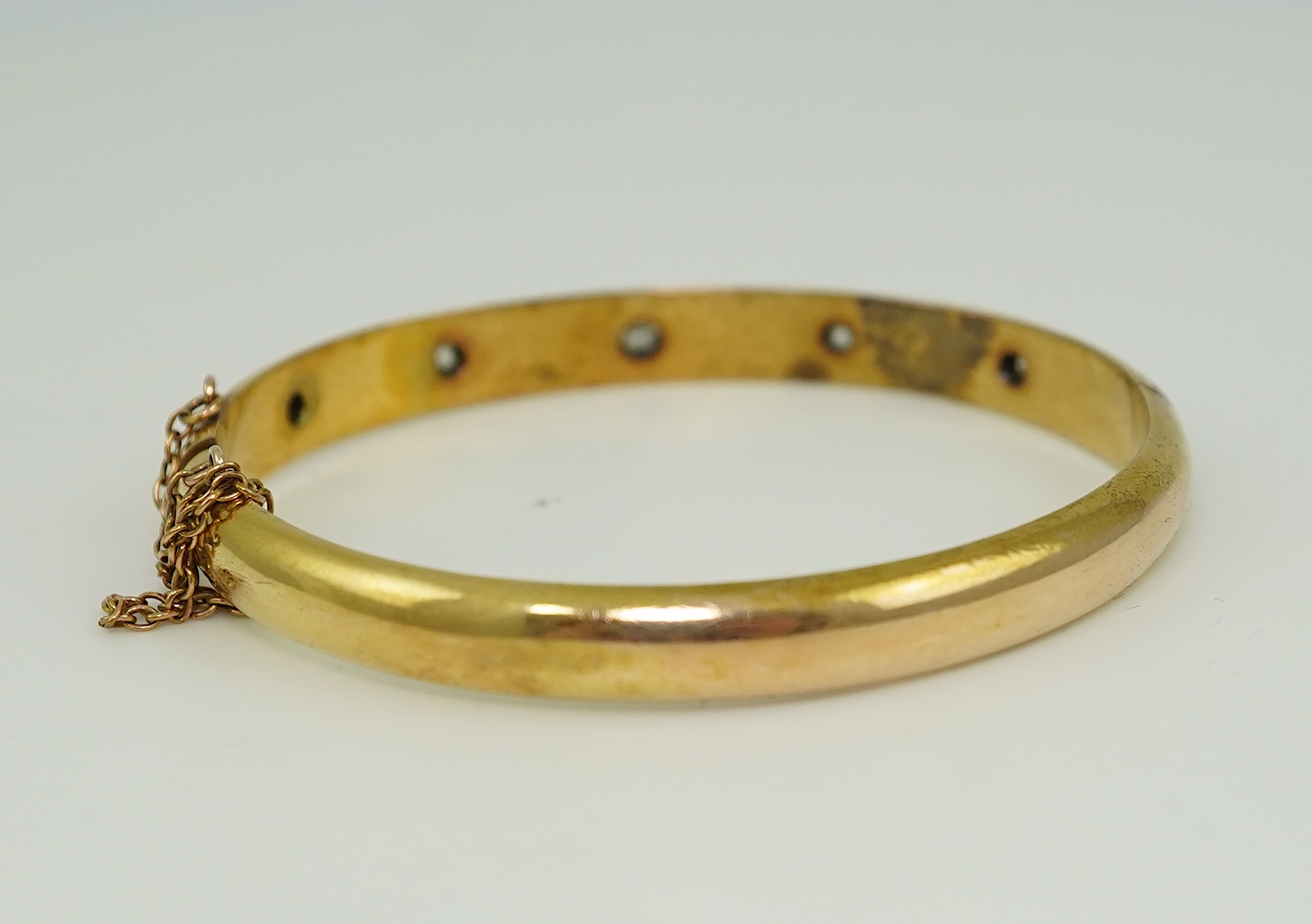 An Edwardian diamond bangle, early 20th century